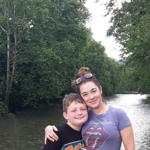 Meet your Posher, Cynthia